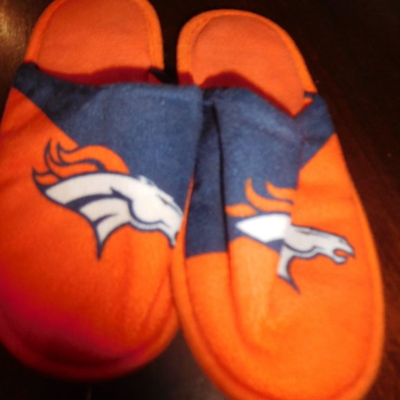 Childs Bronco Slippers - Picture 1 of 5